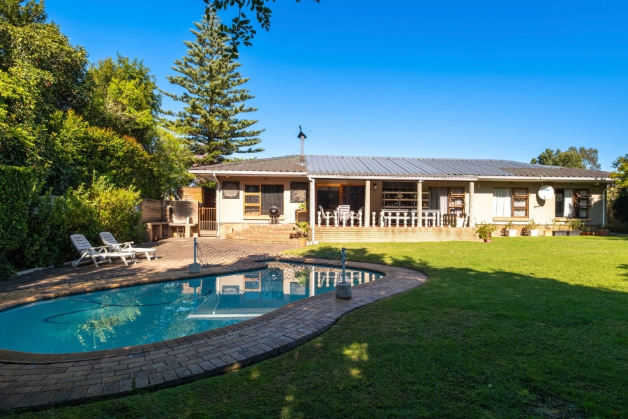 4 Bedroom Property for Sale in Bergsig Western Cape